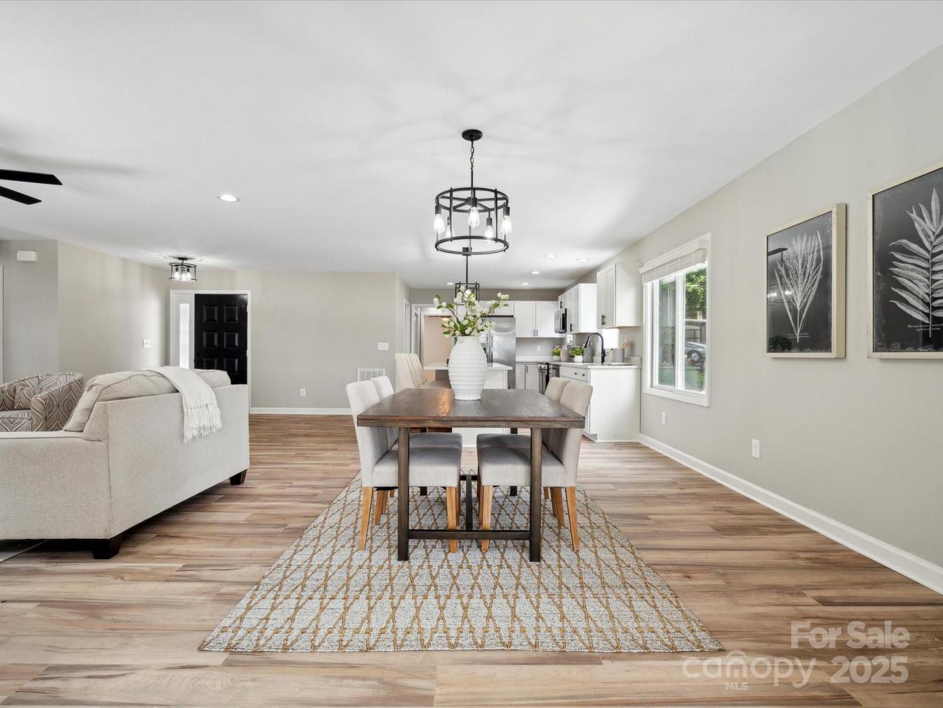 Sherrills Ford, North Carolina, 28673, United States, 4 Bedrooms Bedrooms, ,4 BathroomsBathrooms,Residential,For Sale,1761520