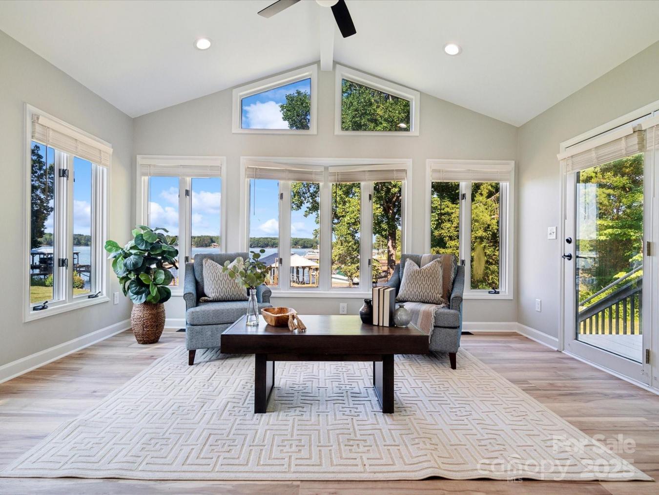 Sherrills Ford, North Carolina, 28673, United States, 4 Bedrooms Bedrooms, ,4 BathroomsBathrooms,Residential,For Sale,1761520