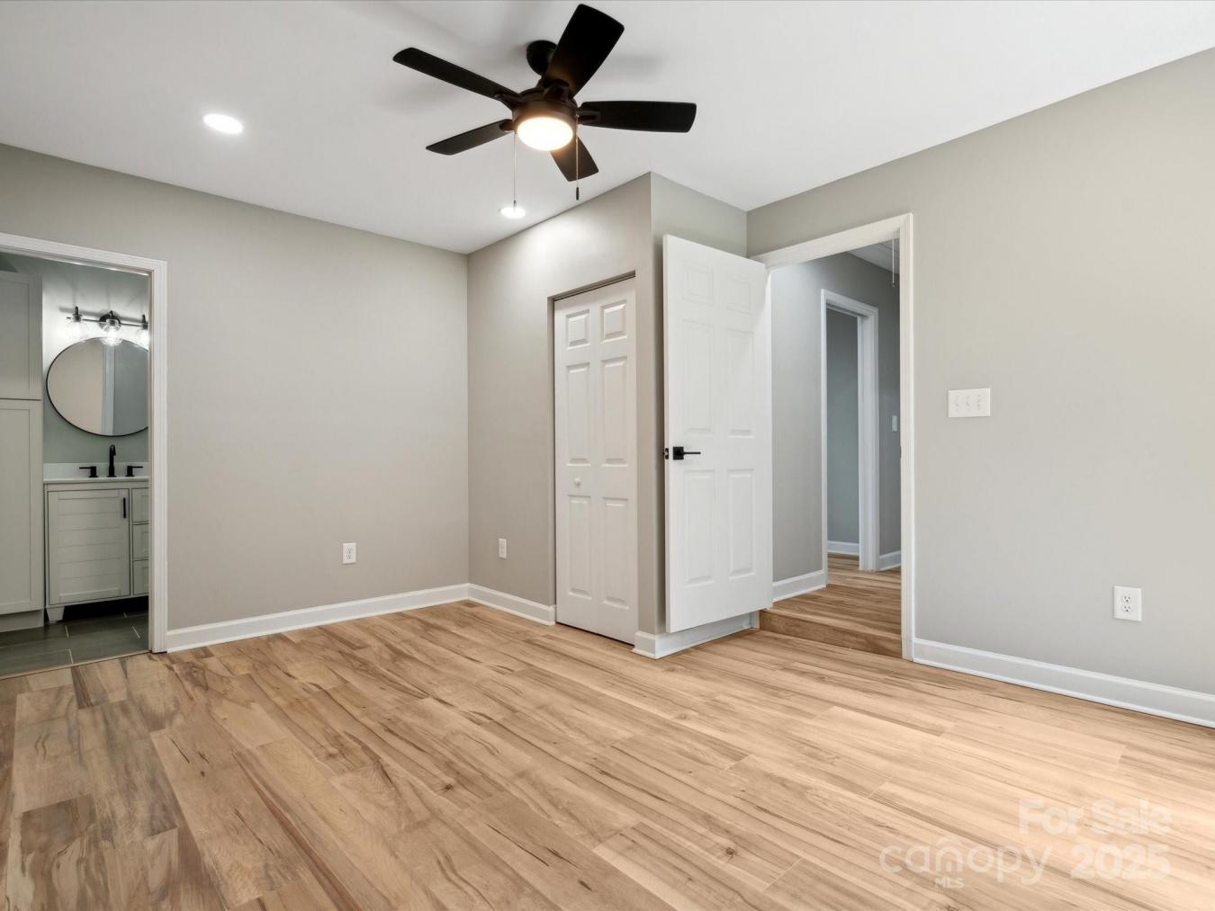 Sherrills Ford, North Carolina, 28673, United States, 4 Bedrooms Bedrooms, ,4 BathroomsBathrooms,Residential,For Sale,1761520