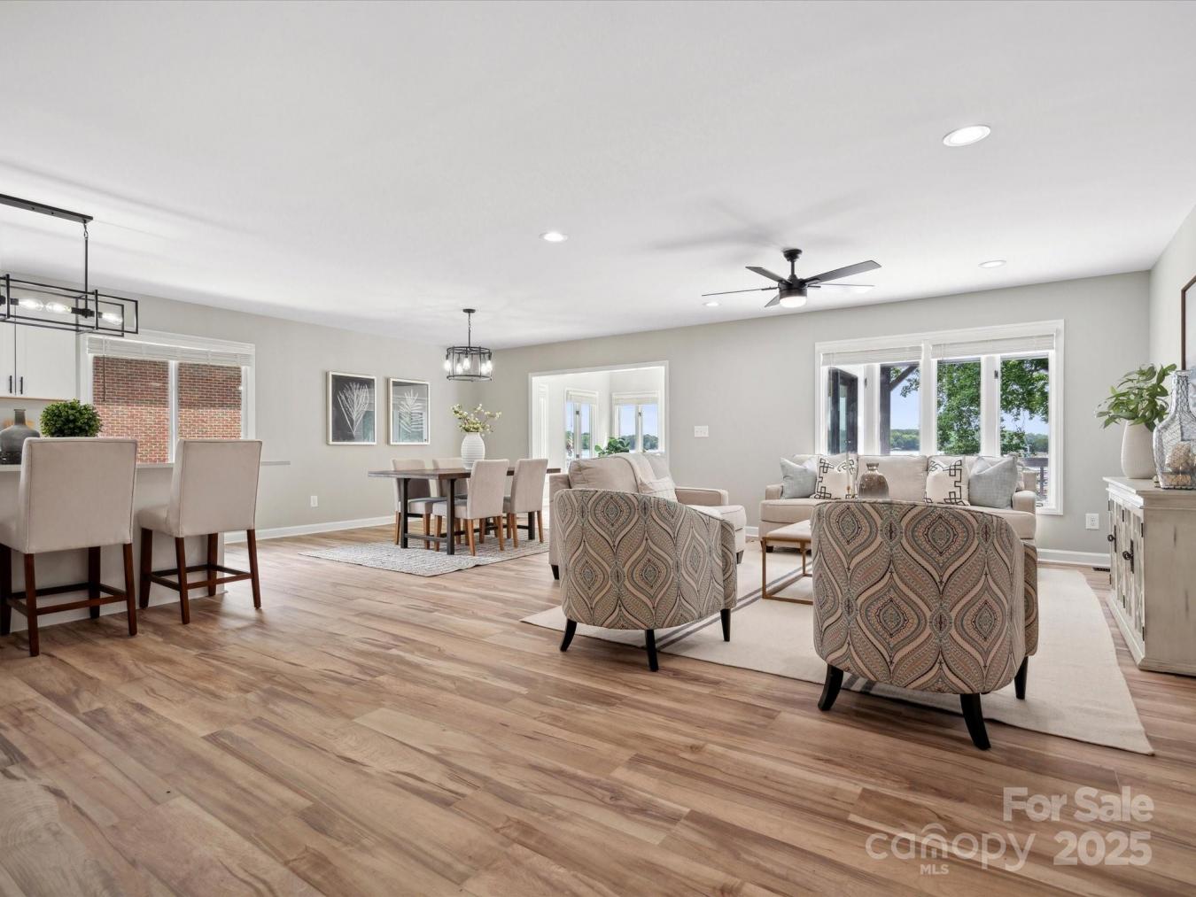 Sherrills Ford, North Carolina, 28673, United States, 4 Bedrooms Bedrooms, ,4 BathroomsBathrooms,Residential,For Sale,1761520