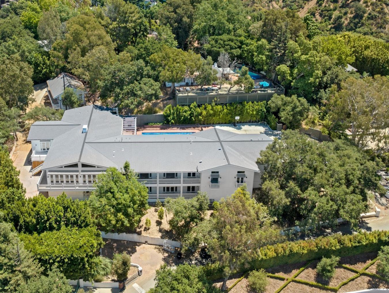 Beverly Hills, California, 90210, United States, 7 Bedrooms Bedrooms, ,13 BathroomsBathrooms,Residential,For Sale,1757170