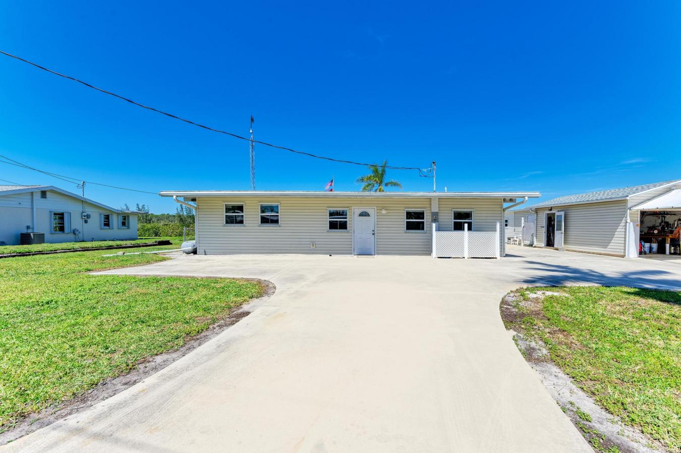Nokomis, Florida, 34275, United States, 3 Bedrooms Bedrooms, ,2 BathroomsBathrooms,Residential,For Sale,1761512