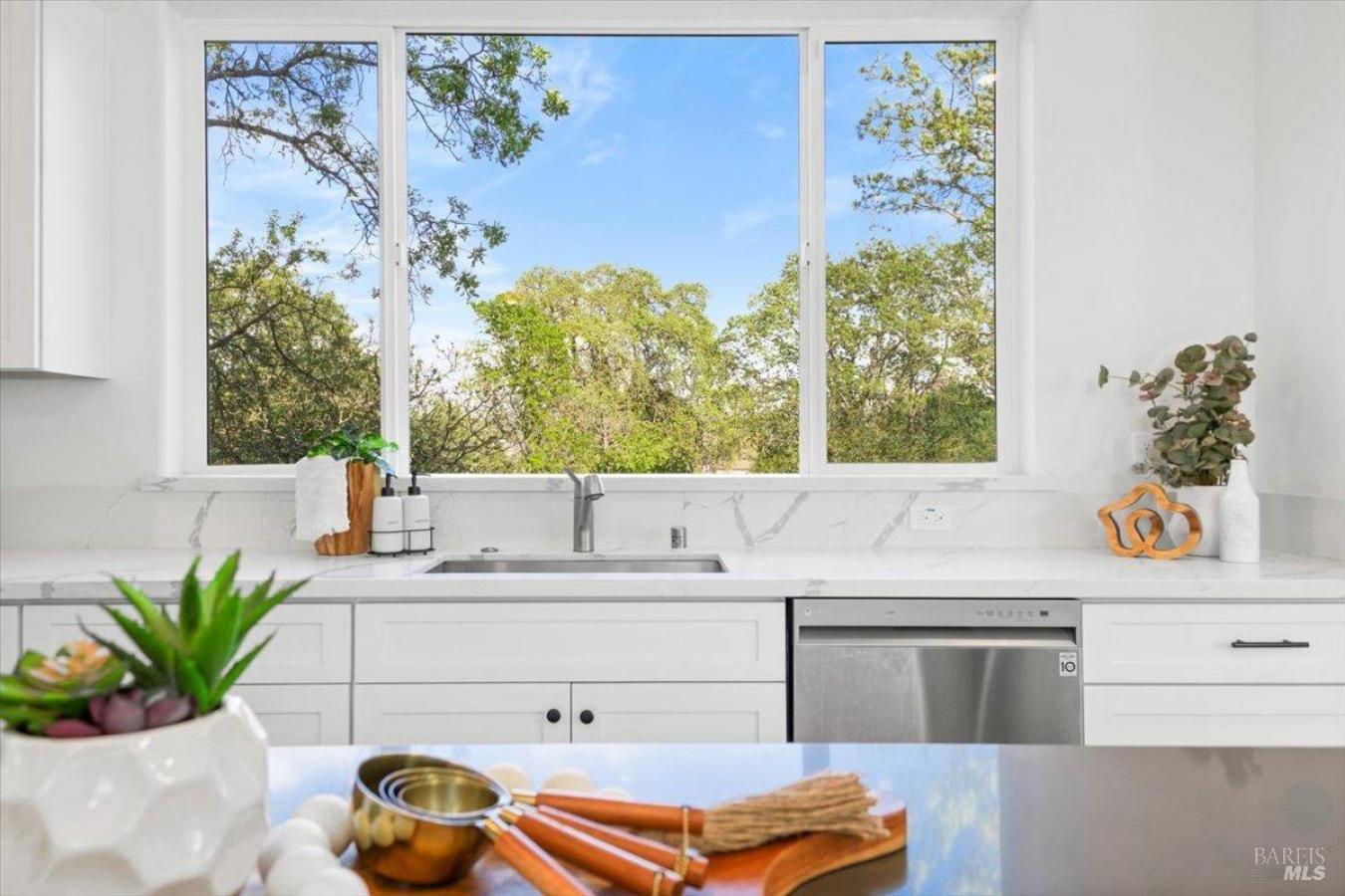 Santa Rosa, California, 95403, United States, 3 Bedrooms Bedrooms, ,2 BathroomsBathrooms,Residential,For Sale,1761511