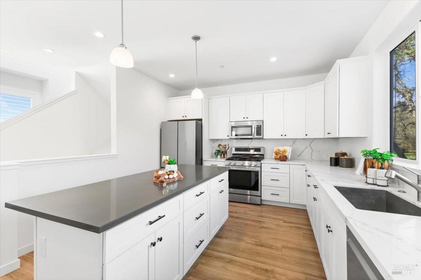 Santa Rosa, California, 95403, United States, 3 Bedrooms Bedrooms, ,2 BathroomsBathrooms,Residential,For Sale,1761511