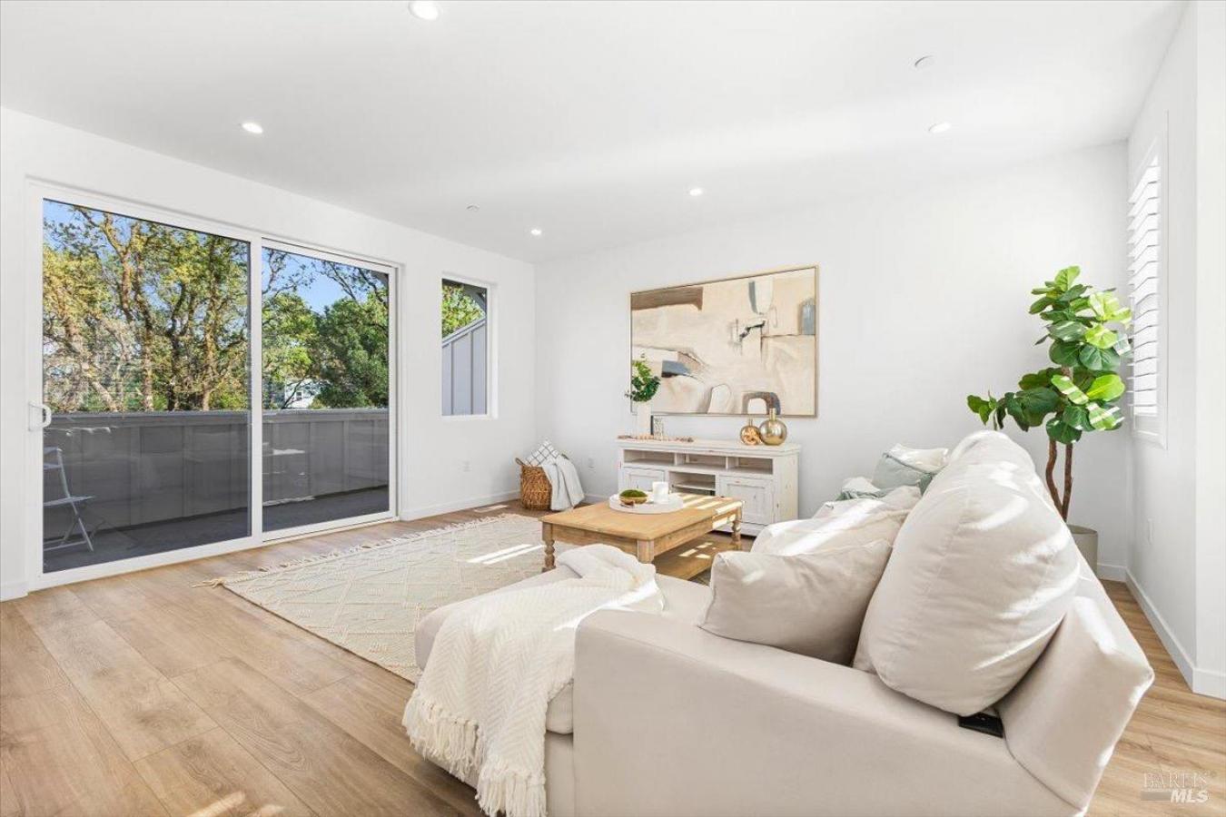 Santa Rosa, California, 95403, United States, 3 Bedrooms Bedrooms, ,2 BathroomsBathrooms,Residential,For Sale,1761511