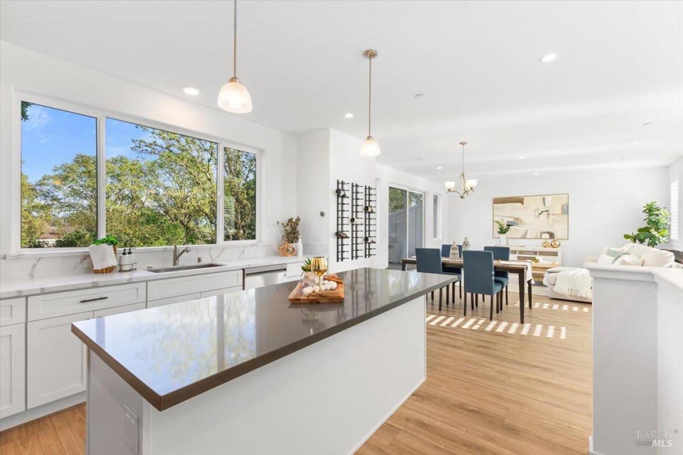 Santa Rosa, California, 95403, United States, 3 Bedrooms Bedrooms, ,2 BathroomsBathrooms,Residential,For Sale,1761511