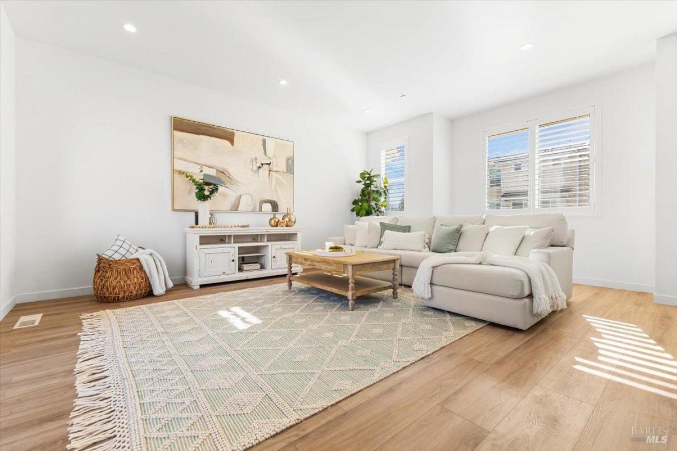 Santa Rosa, California, 95403, United States, 3 Bedrooms Bedrooms, ,2 BathroomsBathrooms,Residential,For Sale,1761511