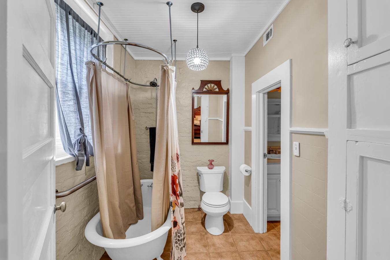 Starkville, Mississippi, 39759, United States, 6 Bedrooms Bedrooms, ,7 BathroomsBathrooms,Residential,For Sale,1757160