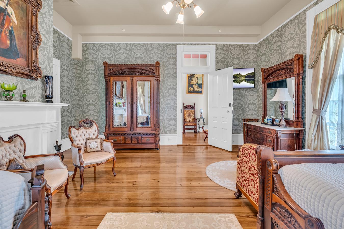 Starkville, Mississippi, 39759, United States, 6 Bedrooms Bedrooms, ,7 BathroomsBathrooms,Residential,For Sale,1757160