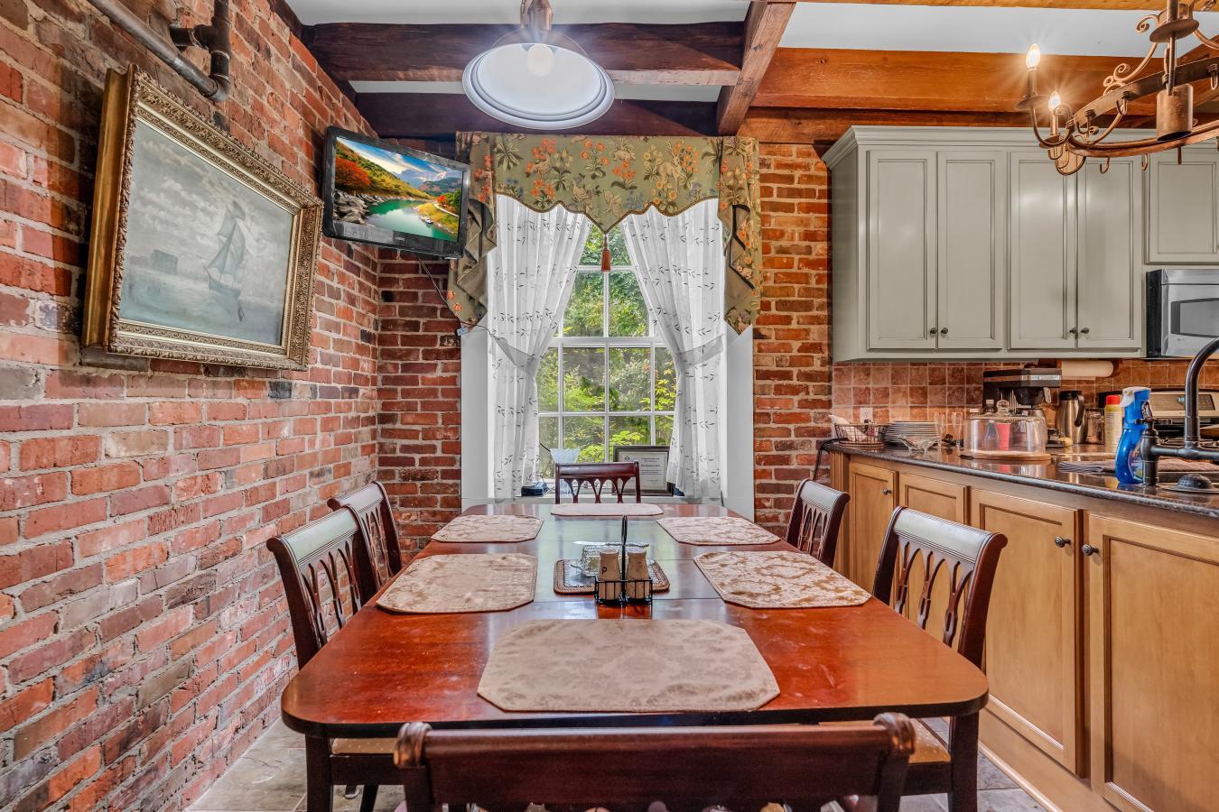 Starkville, Mississippi, 39759, United States, 6 Bedrooms Bedrooms, ,7 BathroomsBathrooms,Residential,For Sale,1757160
