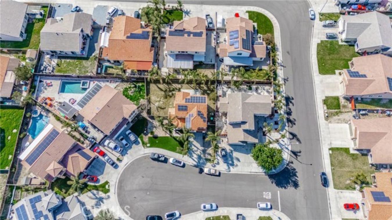 Welcome to 262 Bahama Court, San Jacinto, CA 92583, a beautiful 4-bedr – image 3
