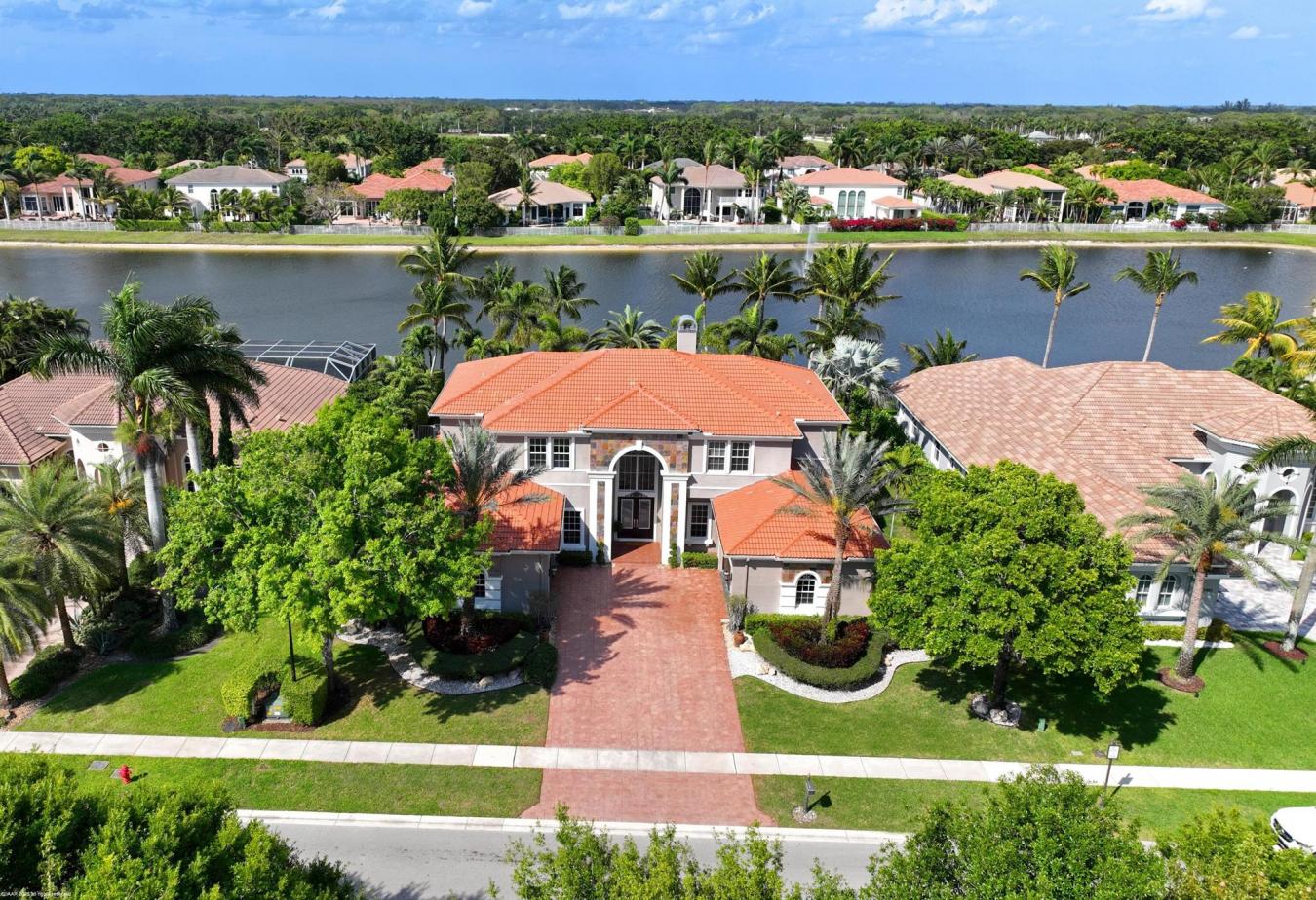 Wellington, Florida, 33414, United States, 4 Bedrooms Bedrooms, ,5 BathroomsBathrooms,Residential,For Sale,1761503