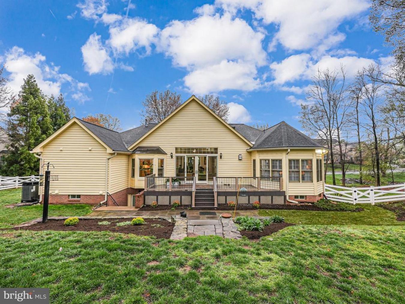 Haymarket, Virginia, 20169, United States, 3 Bedrooms Bedrooms, ,4 BathroomsBathrooms,Residential,For Sale,1762726