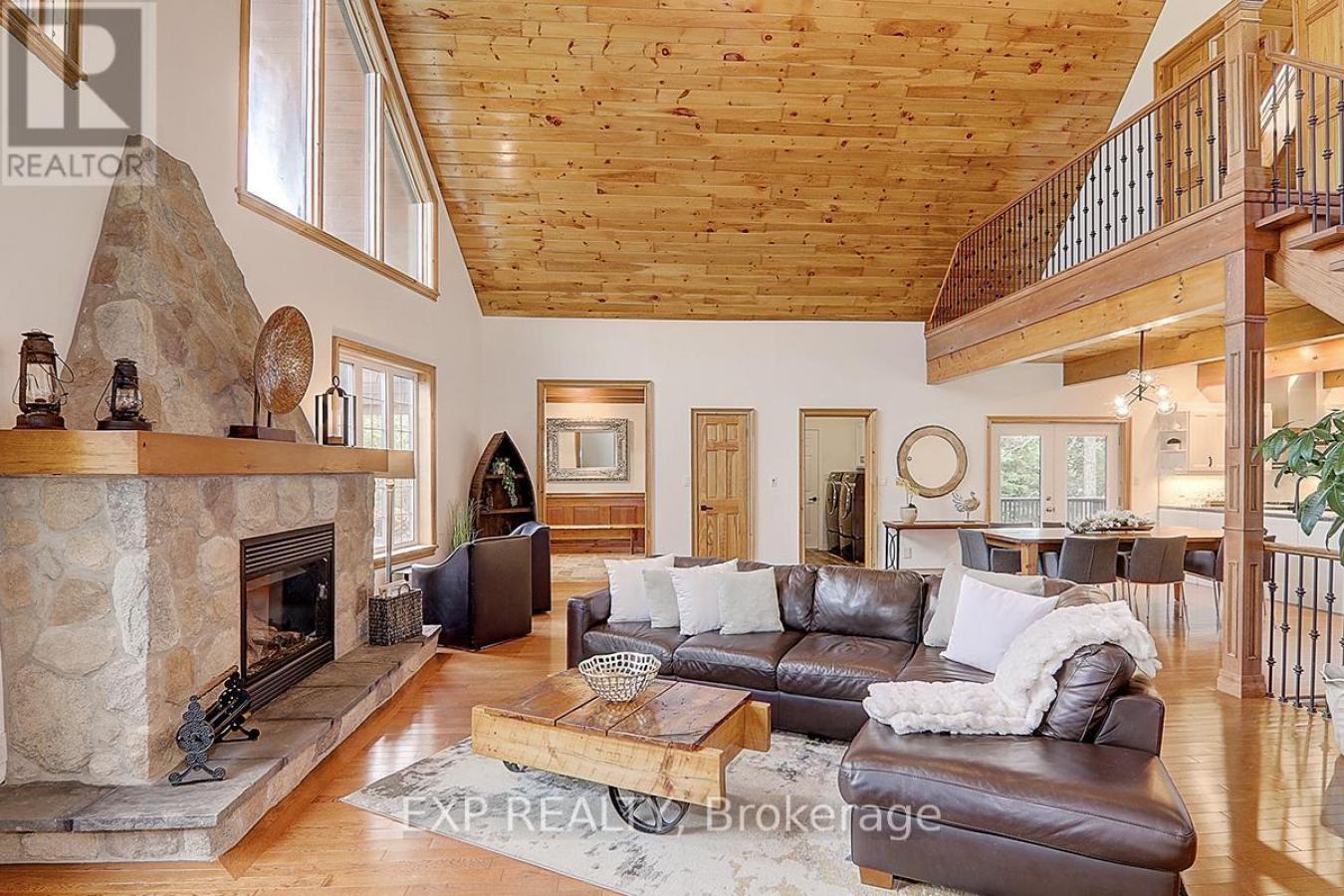 Collingwood, ON, L9Y0X2, Canada, 4 Bedrooms Bedrooms, ,4 BathroomsBathrooms,Residential,For Sale,1762718