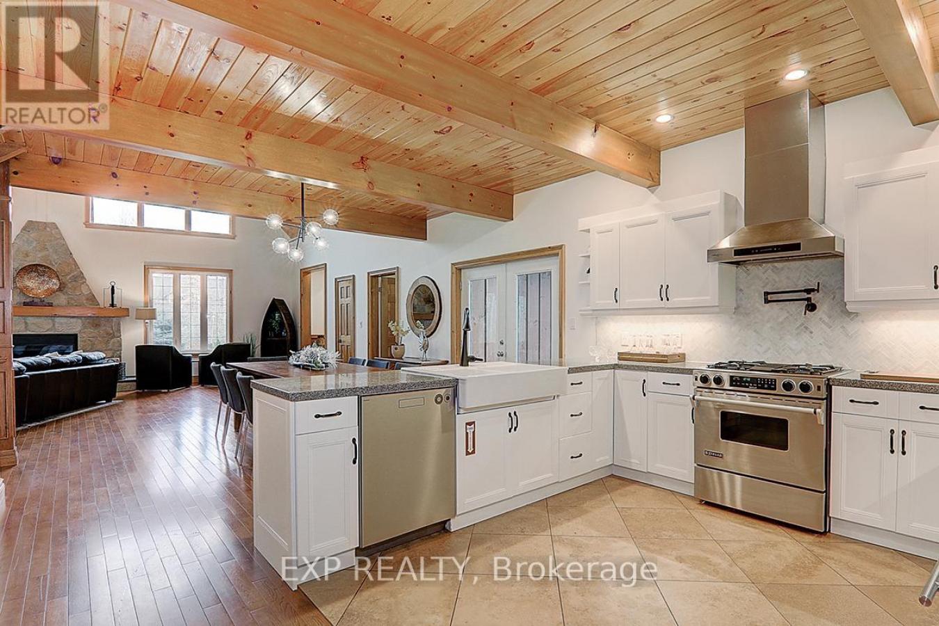 Collingwood, ON, L9Y0X2, Canada, 4 Bedrooms Bedrooms, ,4 BathroomsBathrooms,Residential,For Sale,1762718