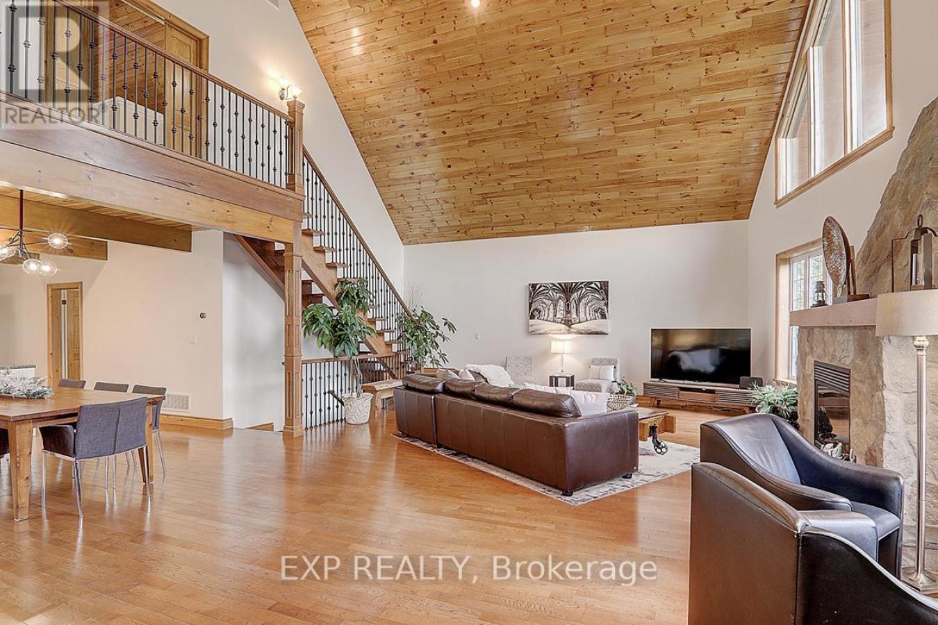 Collingwood, ON, L9Y0X2, Canada, 4 Bedrooms Bedrooms, ,4 BathroomsBathrooms,Residential,For Sale,1762718