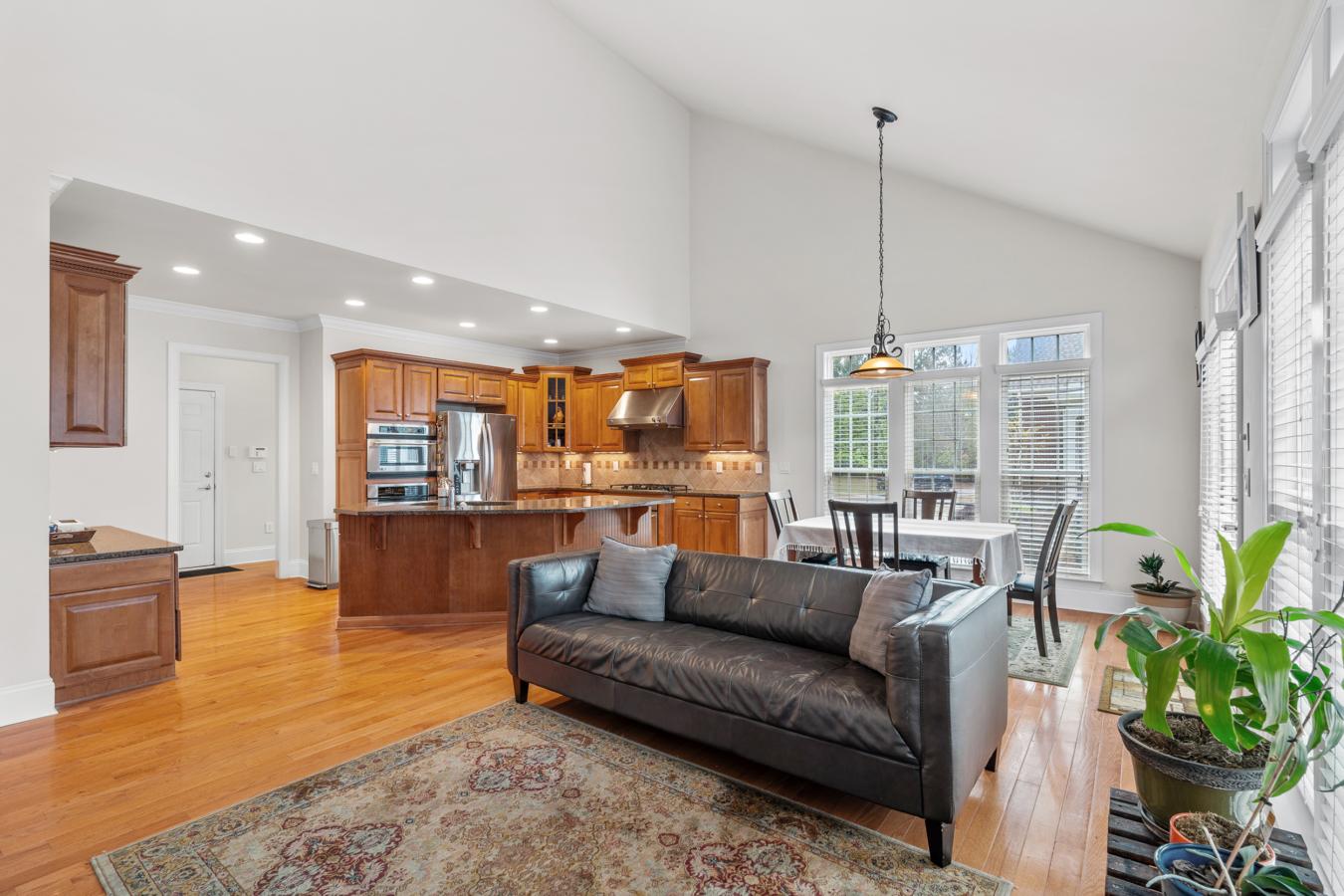 Alpharetta, Georgia, 30022, United States, 6 Bedrooms Bedrooms, ,5 BathroomsBathrooms,Residential,For Sale,1762712