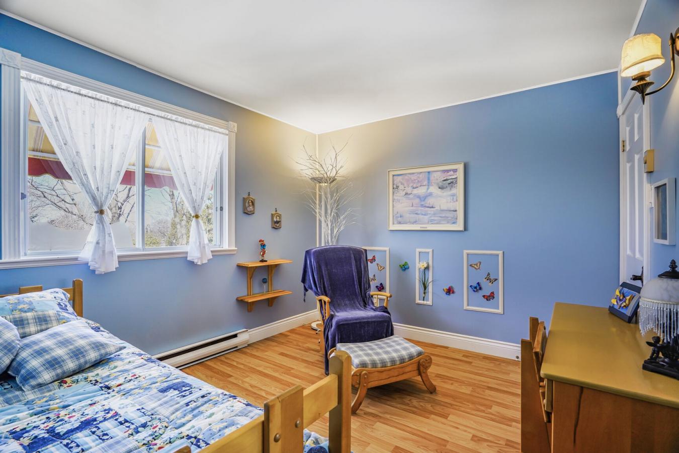Mont-Saint-Hilaire, QC, J3H 3V6, Canada, 4 Bedrooms Bedrooms, ,3 BathroomsBathrooms,Residential,For Sale,1762705