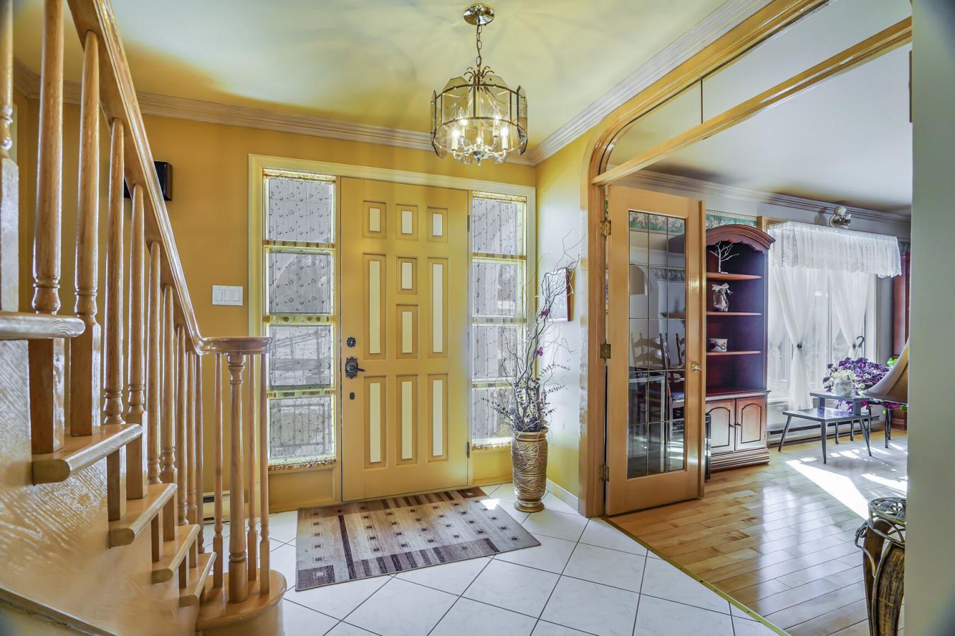 Mont-Saint-Hilaire, QC, J3H 3V6, Canada, 4 Bedrooms Bedrooms, ,3 BathroomsBathrooms,Residential,For Sale,1762705