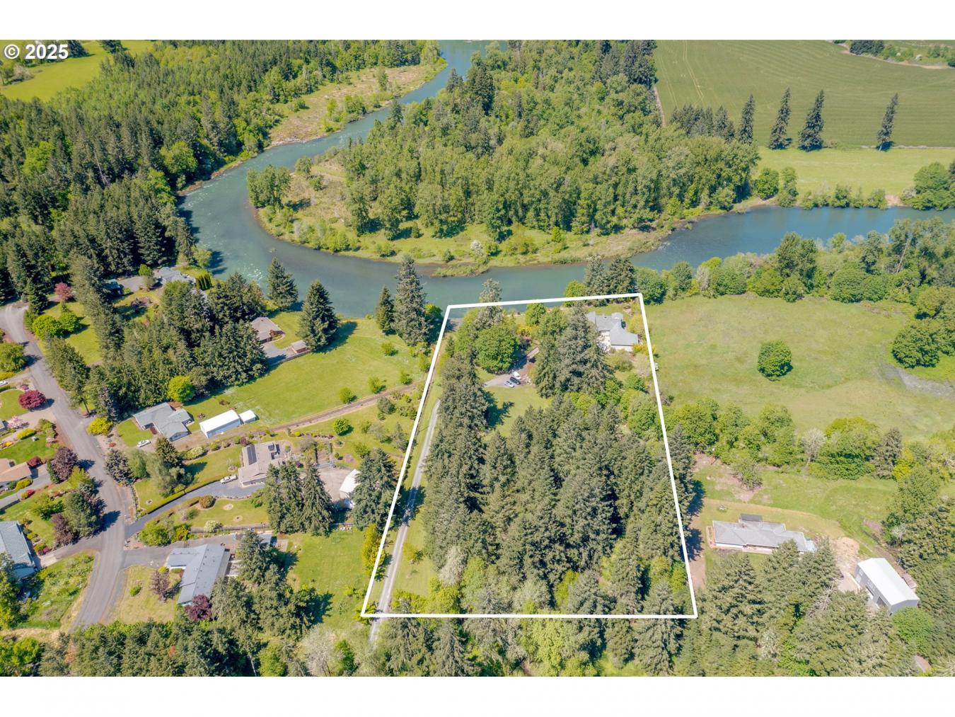 Lebanon, Oregon, 97355, United States, 5 Bedrooms Bedrooms, ,3 BathroomsBathrooms,Residential,For Sale,1765235