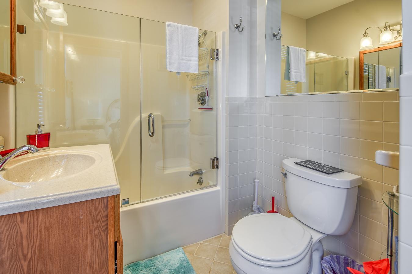Oak Bluffs, Massachusetts, 02557, United States, 8 Bedrooms Bedrooms, ,6 BathroomsBathrooms,Residential,For Sale,1761464