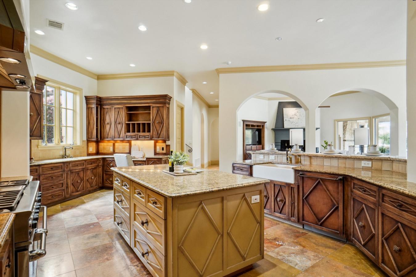 Flower Mound, Texas, 75022, United States, 5 Bedrooms Bedrooms, ,5 BathroomsBathrooms,Residential,For Sale,1761459