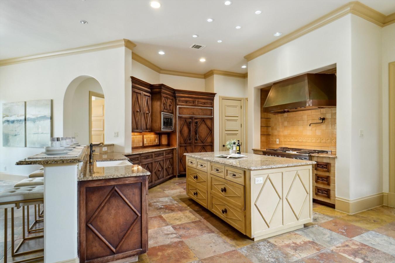 Flower Mound, Texas, 75022, United States, 5 Bedrooms Bedrooms, ,5 BathroomsBathrooms,Residential,For Sale,1761459