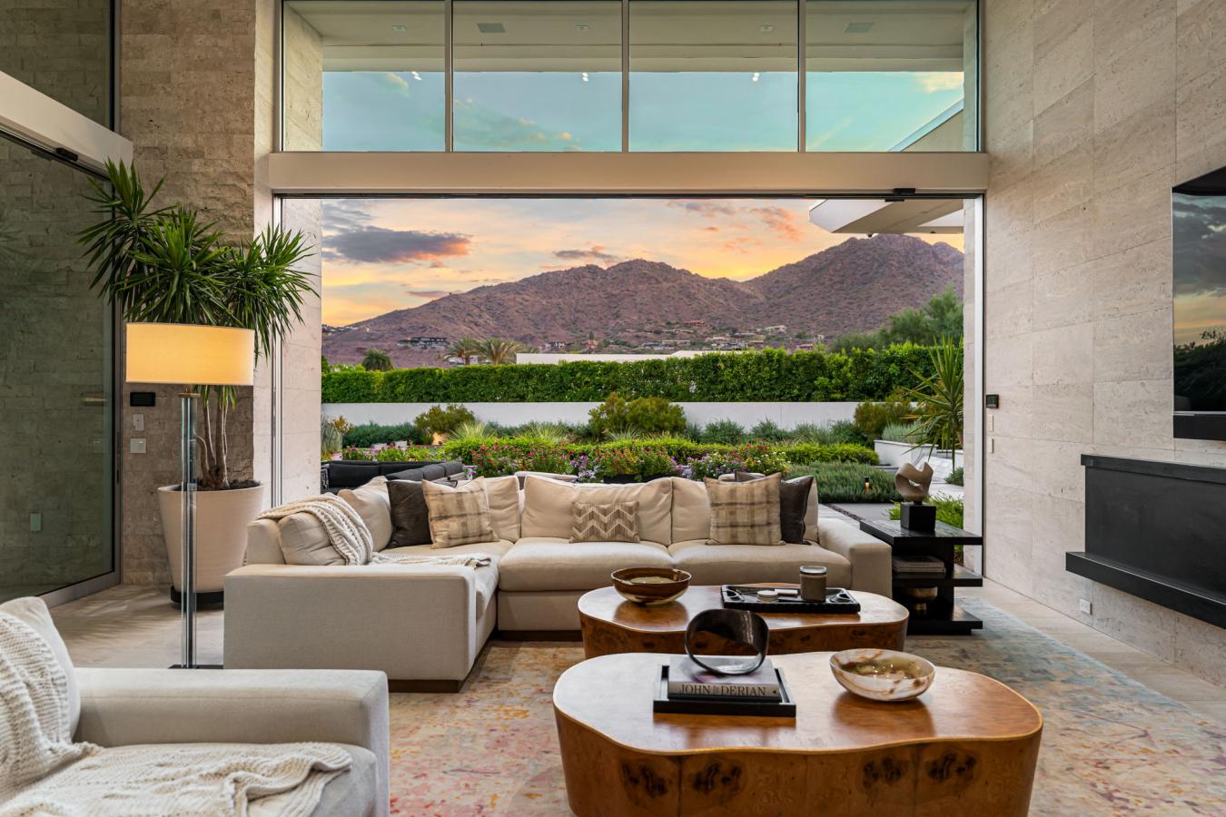 Paradise Valley, Arizona, 85253, United States, 4 Bedrooms Bedrooms, ,4 BathroomsBathrooms,Residential,For Sale,1762691