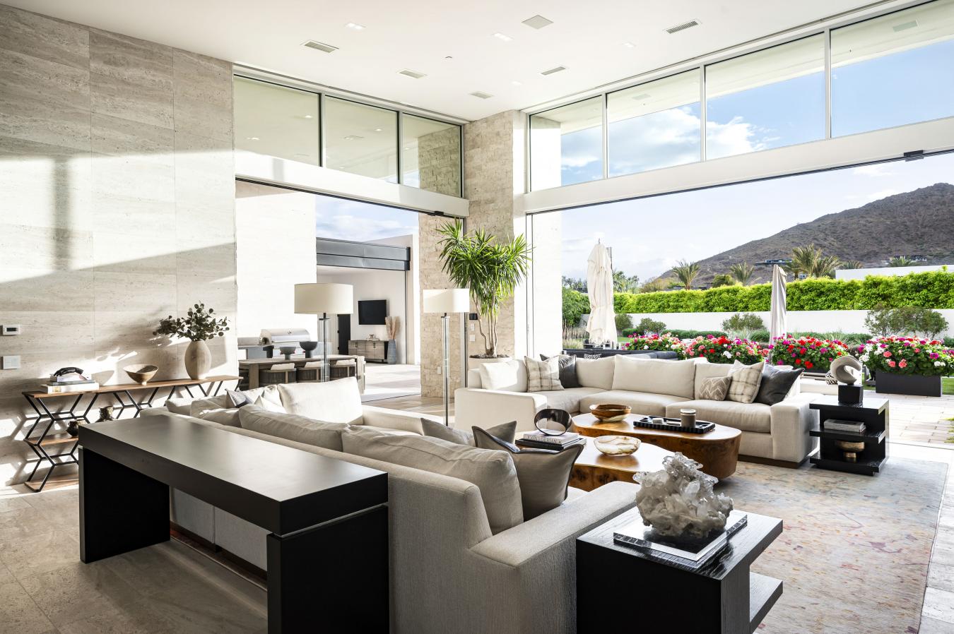 Paradise Valley, Arizona, 85253, United States, 4 Bedrooms Bedrooms, ,4 BathroomsBathrooms,Residential,For Sale,1762691