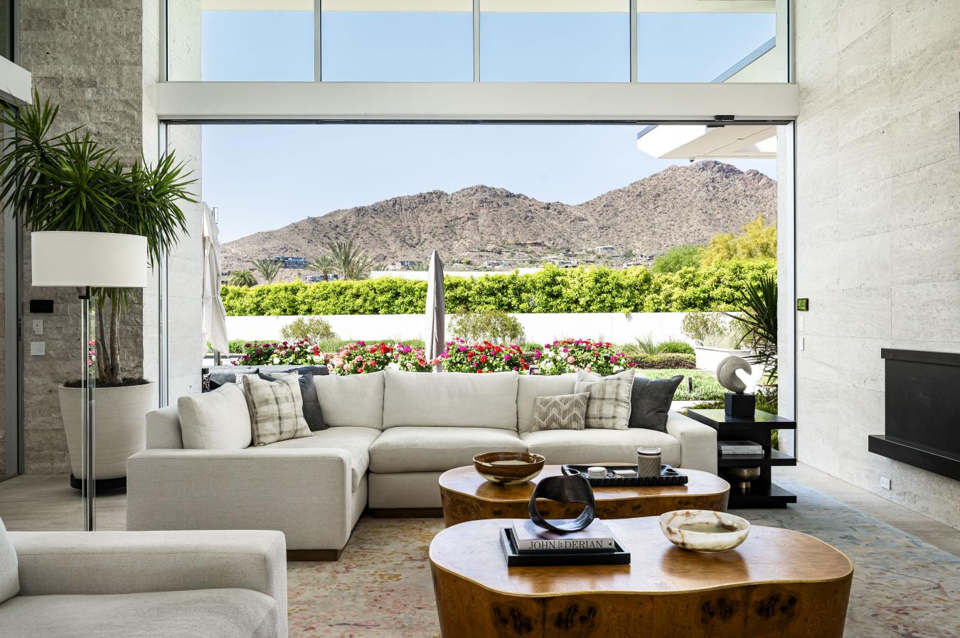 Paradise Valley, Arizona, 85253, United States, 4 Bedrooms Bedrooms, ,4 BathroomsBathrooms,Residential,For Sale,1762691