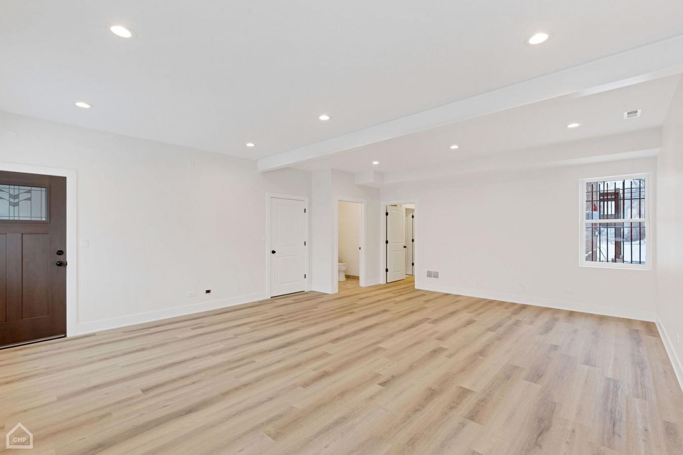 Chicago, Illinois, 60651, United States, 5 Bedrooms Bedrooms, ,Residential,For Sale,1765213