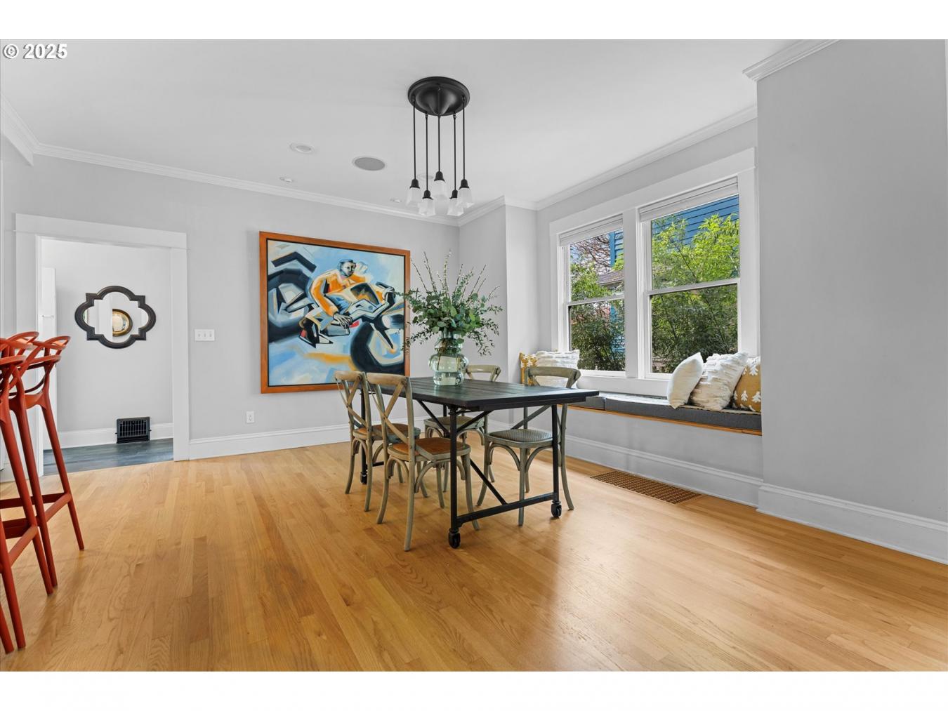 Portland, Oregon, 97214, United States, 5 Bedrooms Bedrooms, ,2 BathroomsBathrooms,Residential,For Sale,1765210