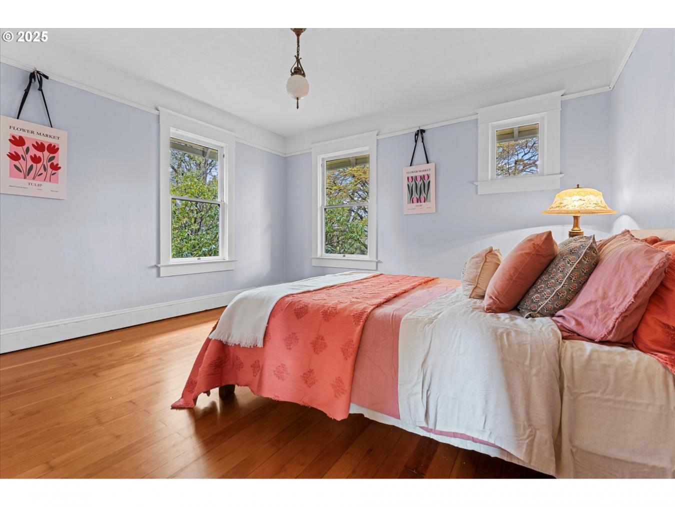 Portland, Oregon, 97214, United States, 5 Bedrooms Bedrooms, ,2 BathroomsBathrooms,Residential,For Sale,1765210