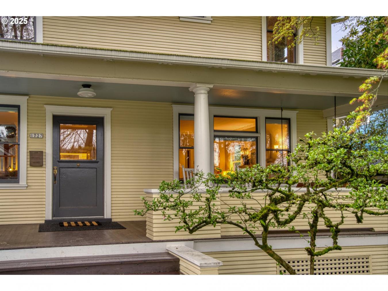 Portland, Oregon, 97214, United States, 5 Bedrooms Bedrooms, ,2 BathroomsBathrooms,Residential,For Sale,1765210