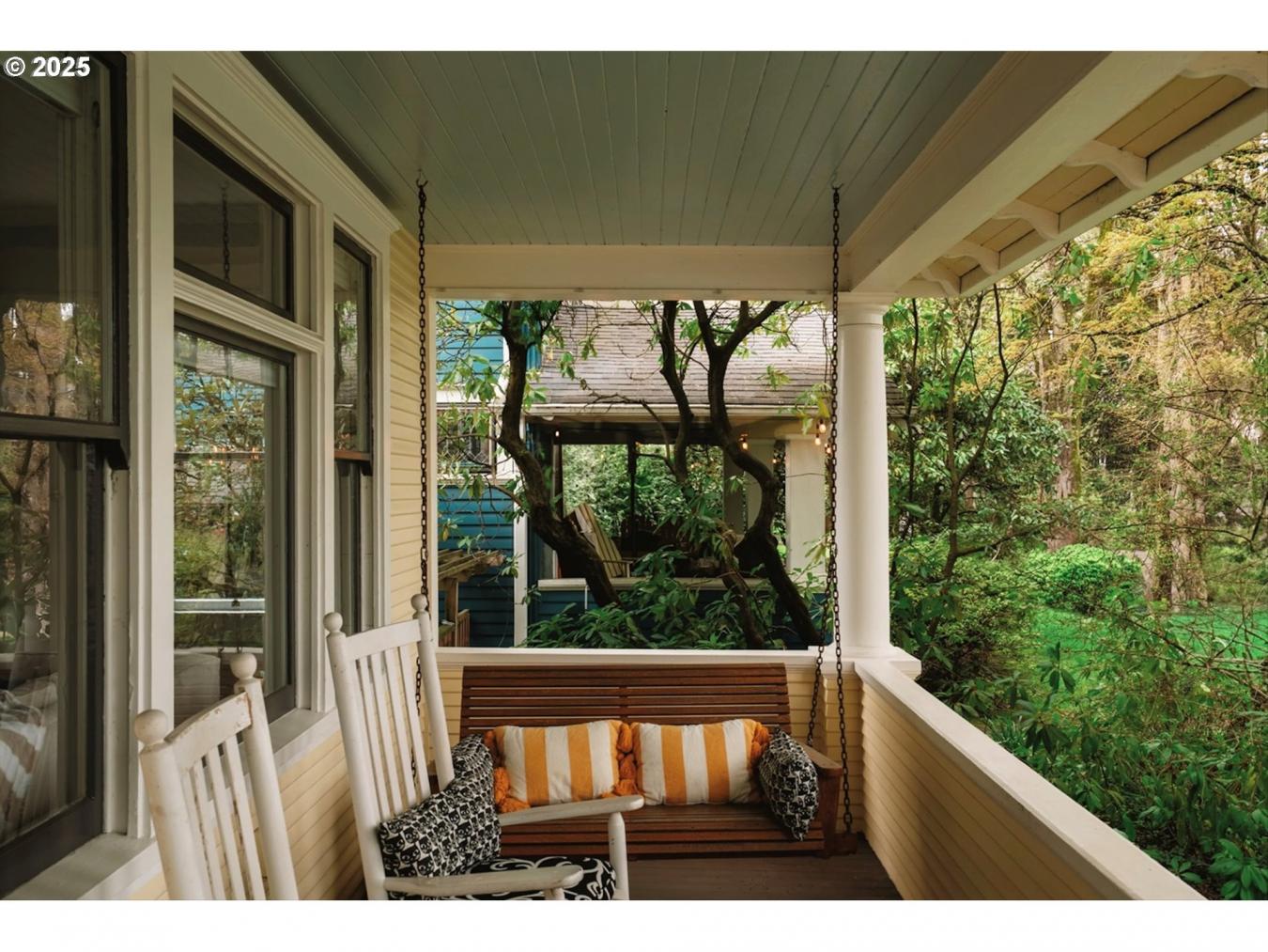 Portland, Oregon, 97214, United States, 5 Bedrooms Bedrooms, ,2 BathroomsBathrooms,Residential,For Sale,1765210