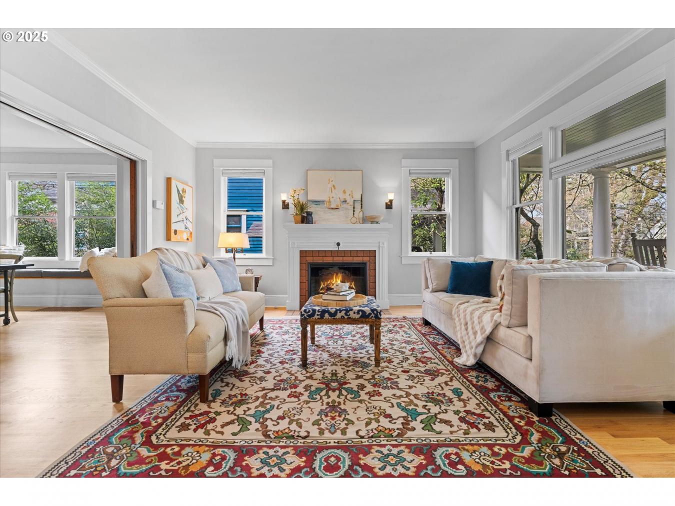 Portland, Oregon, 97214, United States, 5 Bedrooms Bedrooms, ,2 BathroomsBathrooms,Residential,For Sale,1765210