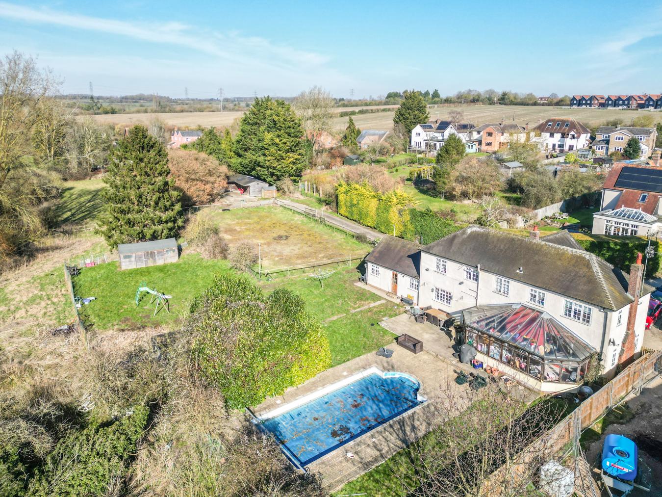 Dunmow, CM6 2UY, United Kingdom, 4 Bedrooms Bedrooms, ,2 BathroomsBathrooms,Residential,For Sale,1765208