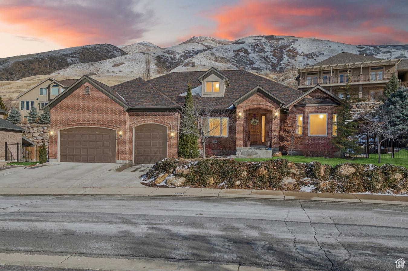 Draper, Utah, 84020, United States, 6 Bedrooms Bedrooms, ,5 BathroomsBathrooms,Residential,For Sale,1765193