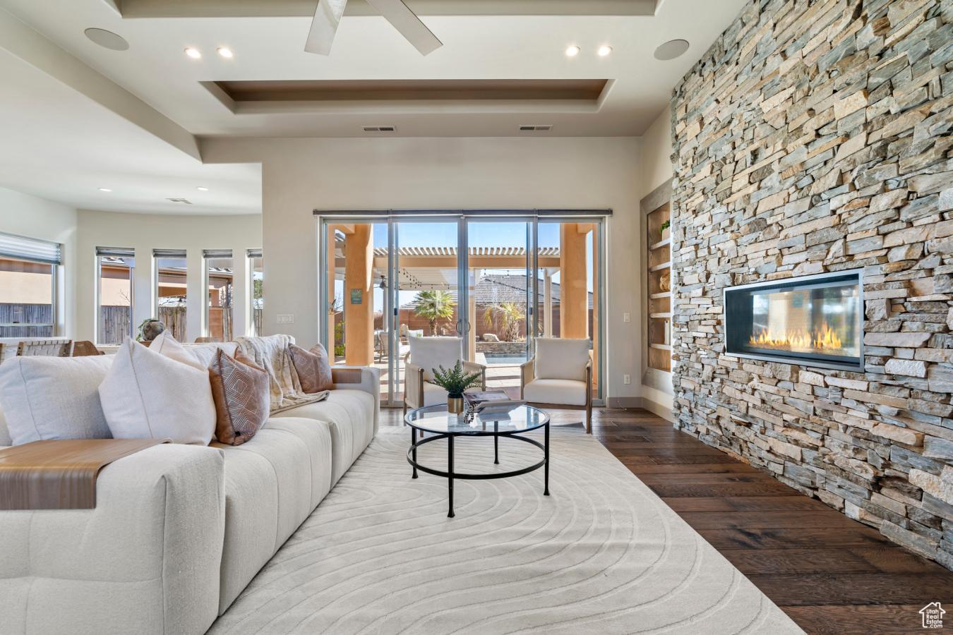 Santa Clara, Utah, 84765, United States, 4 Bedrooms Bedrooms, ,1 BathroomBathrooms,Residential,For Sale,1765192
