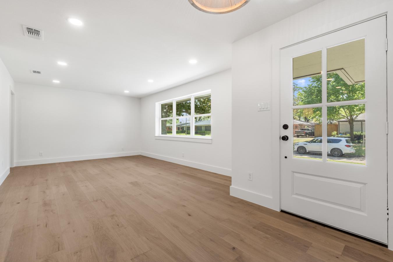 Dallas, Texas, 75231, United States, 3 Bedrooms Bedrooms, ,2 BathroomsBathrooms,Residential,For Sale,1765187