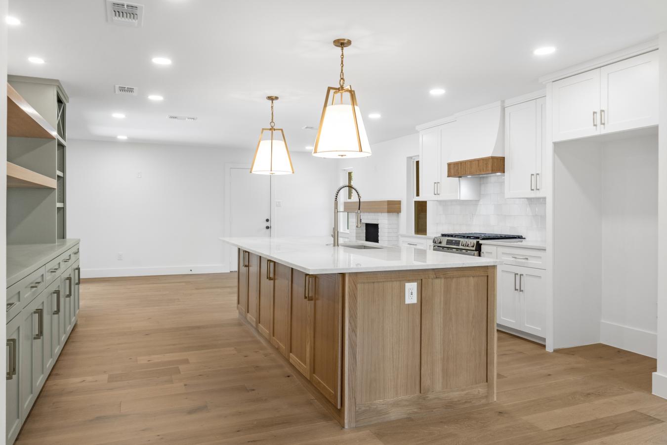 Dallas, Texas, 75231, United States, 3 Bedrooms Bedrooms, ,2 BathroomsBathrooms,Residential,For Sale,1765187