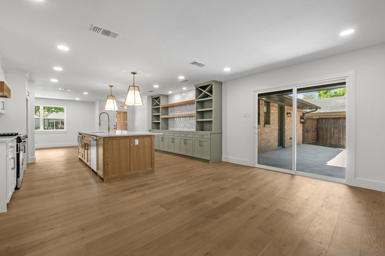 Dallas, Texas, 75231, United States, 3 Bedrooms Bedrooms, ,2 BathroomsBathrooms,Residential,For Sale,1765187