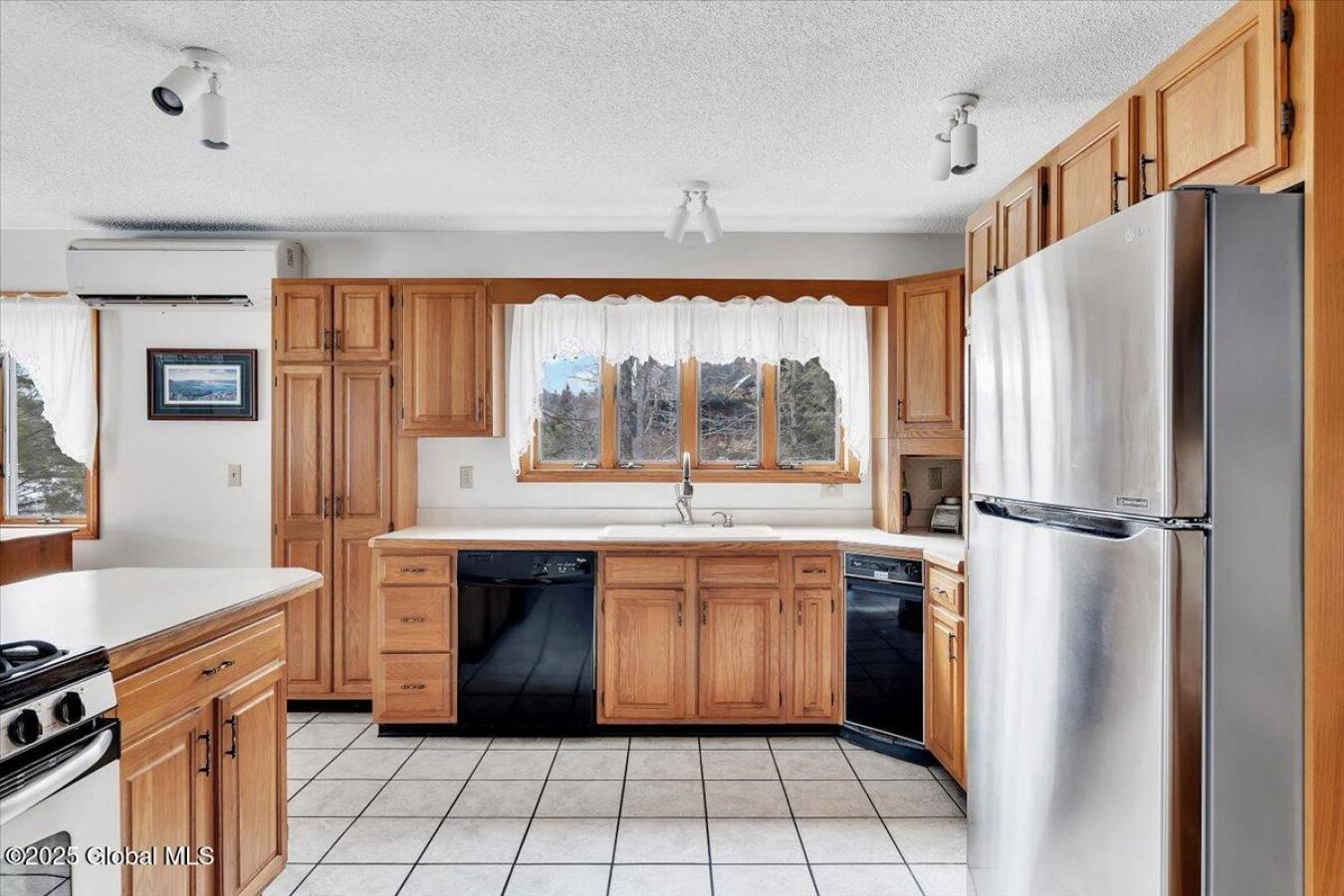 Lake George, New York, 12845, United States, 3 Bedrooms Bedrooms, ,2 BathroomsBathrooms,Residential,For Sale,1765154