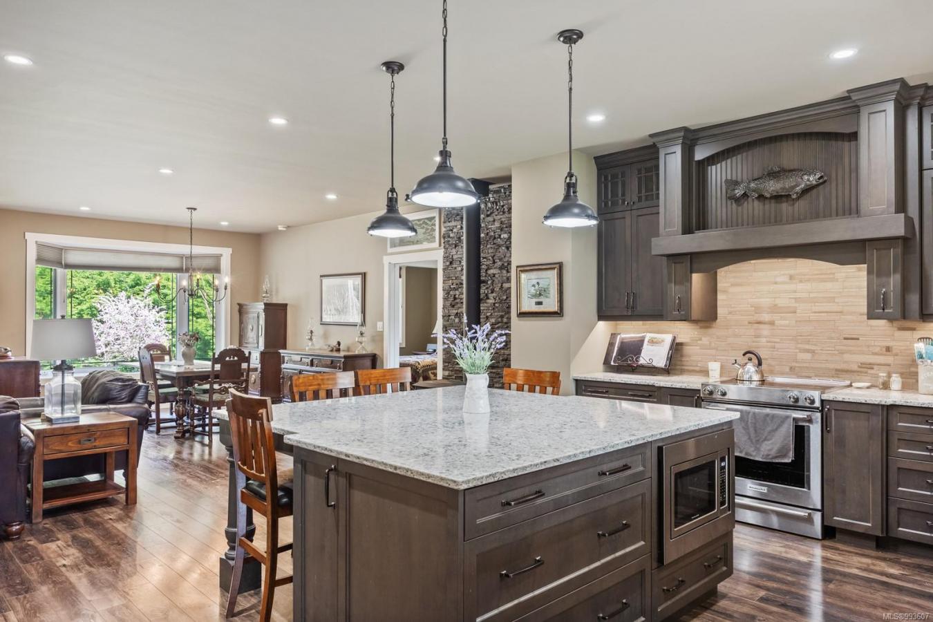 Black Creek, BC, V9J 1J3, Canada, 4 Bedrooms Bedrooms, ,3 BathroomsBathrooms,Residential,For Sale,1765153