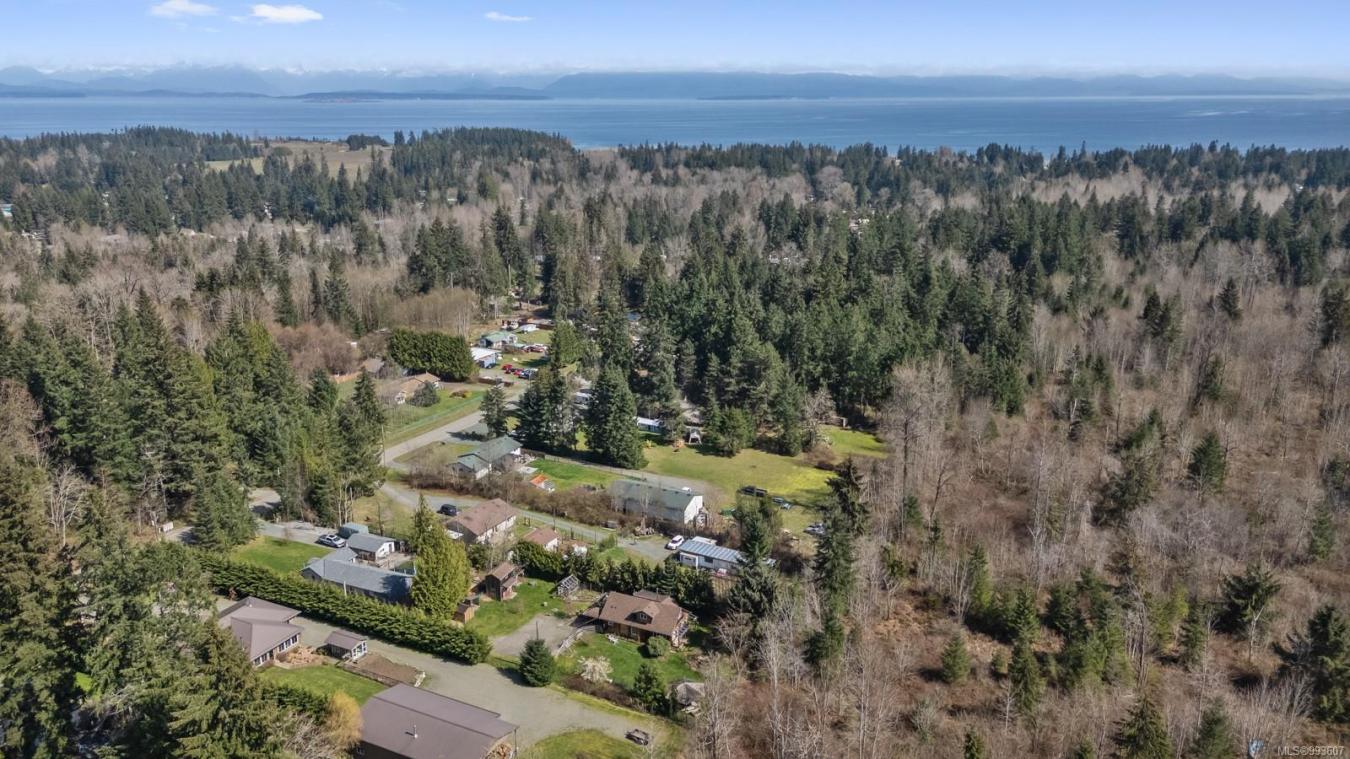 Black Creek, BC, V9J 1J3, Canada, 4 Bedrooms Bedrooms, ,3 BathroomsBathrooms,Residential,For Sale,1765153