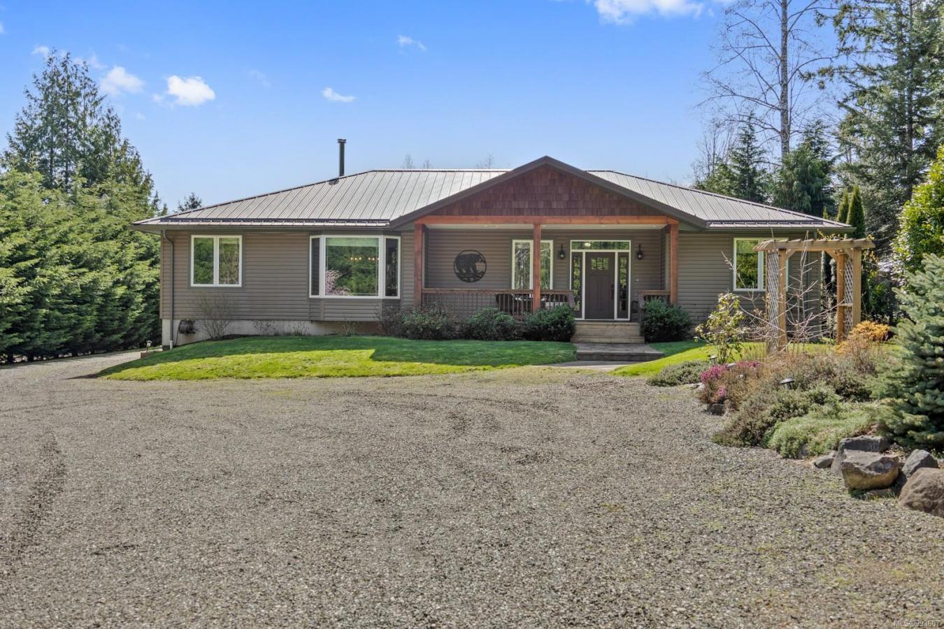 Black Creek, BC, V9J 1J3, Canada, 4 Bedrooms Bedrooms, ,3 BathroomsBathrooms,Residential,For Sale,1765153