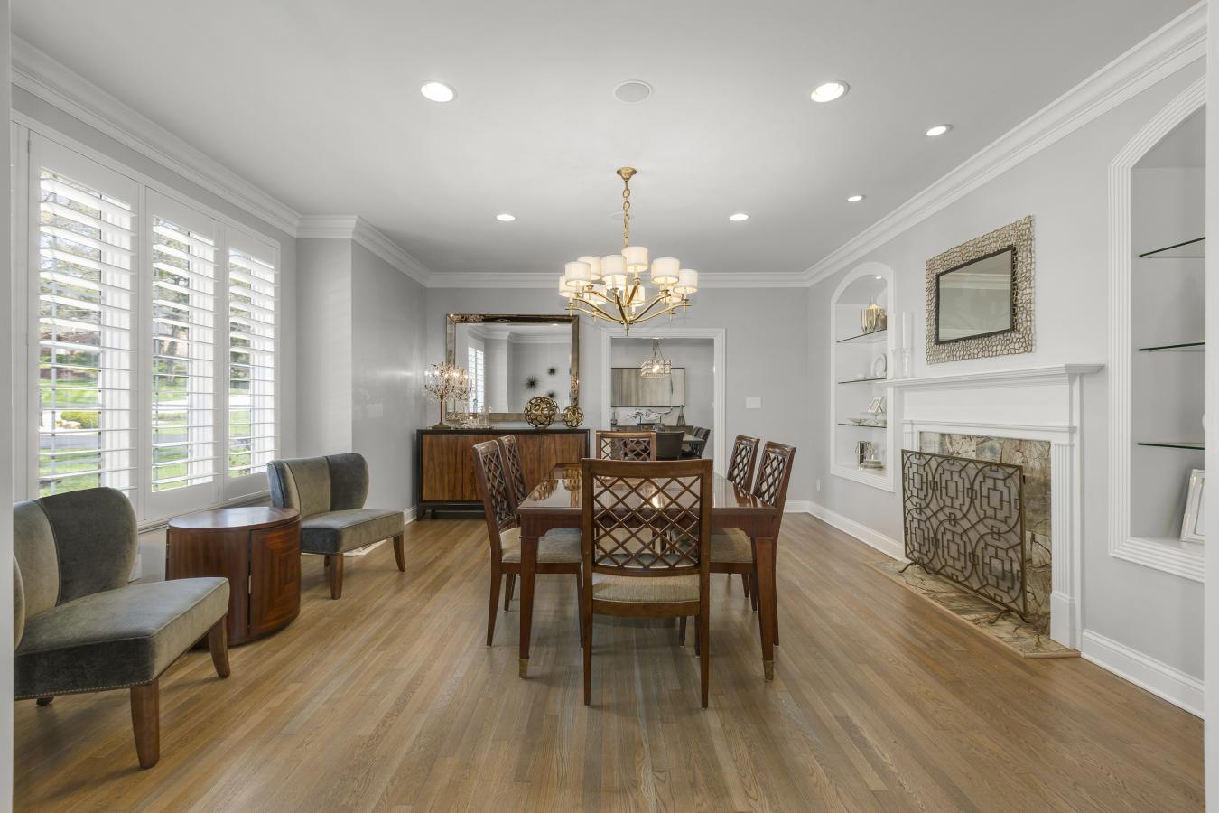 Town and Country, Missouri, 63131, United States, 4 Bedrooms Bedrooms, ,5 BathroomsBathrooms,Residential,For Sale,1765131