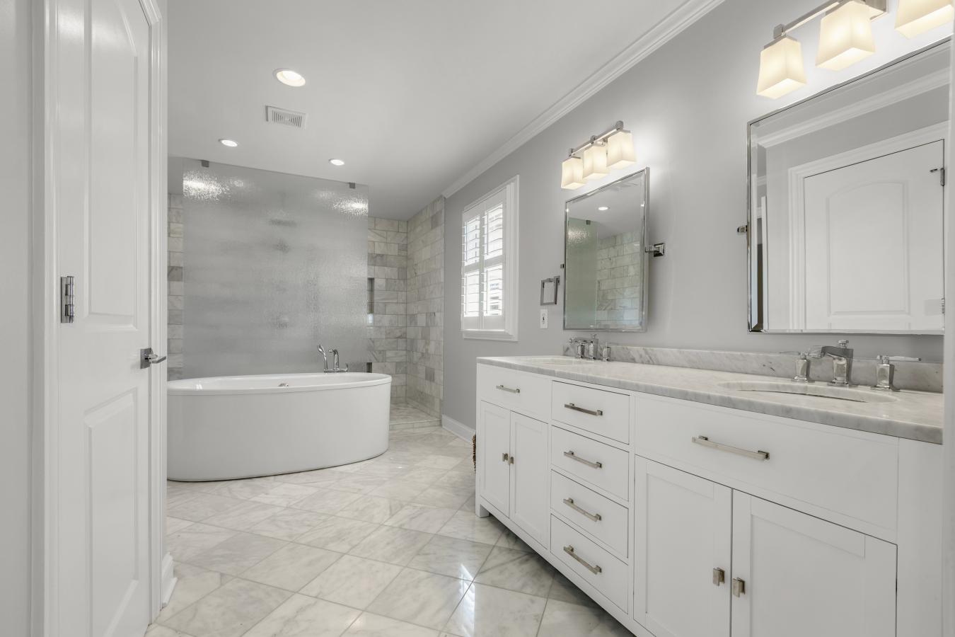 Town and Country, Missouri, 63131, United States, 4 Bedrooms Bedrooms, ,5 BathroomsBathrooms,Residential,For Sale,1765131