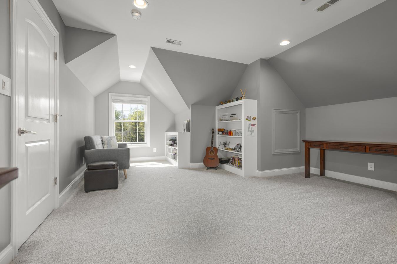 Town and Country, Missouri, 63131, United States, 4 Bedrooms Bedrooms, ,5 BathroomsBathrooms,Residential,For Sale,1765131