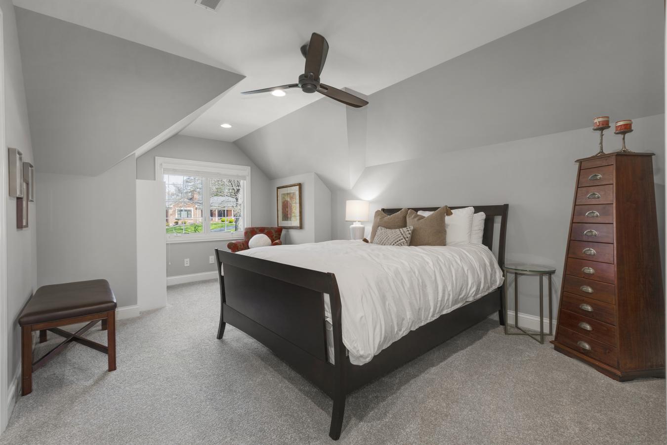Town and Country, Missouri, 63131, United States, 4 Bedrooms Bedrooms, ,5 BathroomsBathrooms,Residential,For Sale,1765131